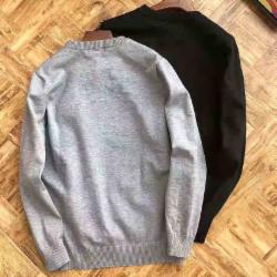 字母刺绣圆领纯色针织长袖毛衣